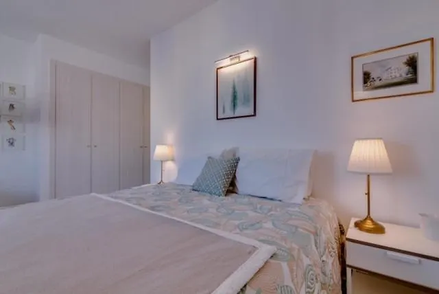 Sea Balconies アパート *